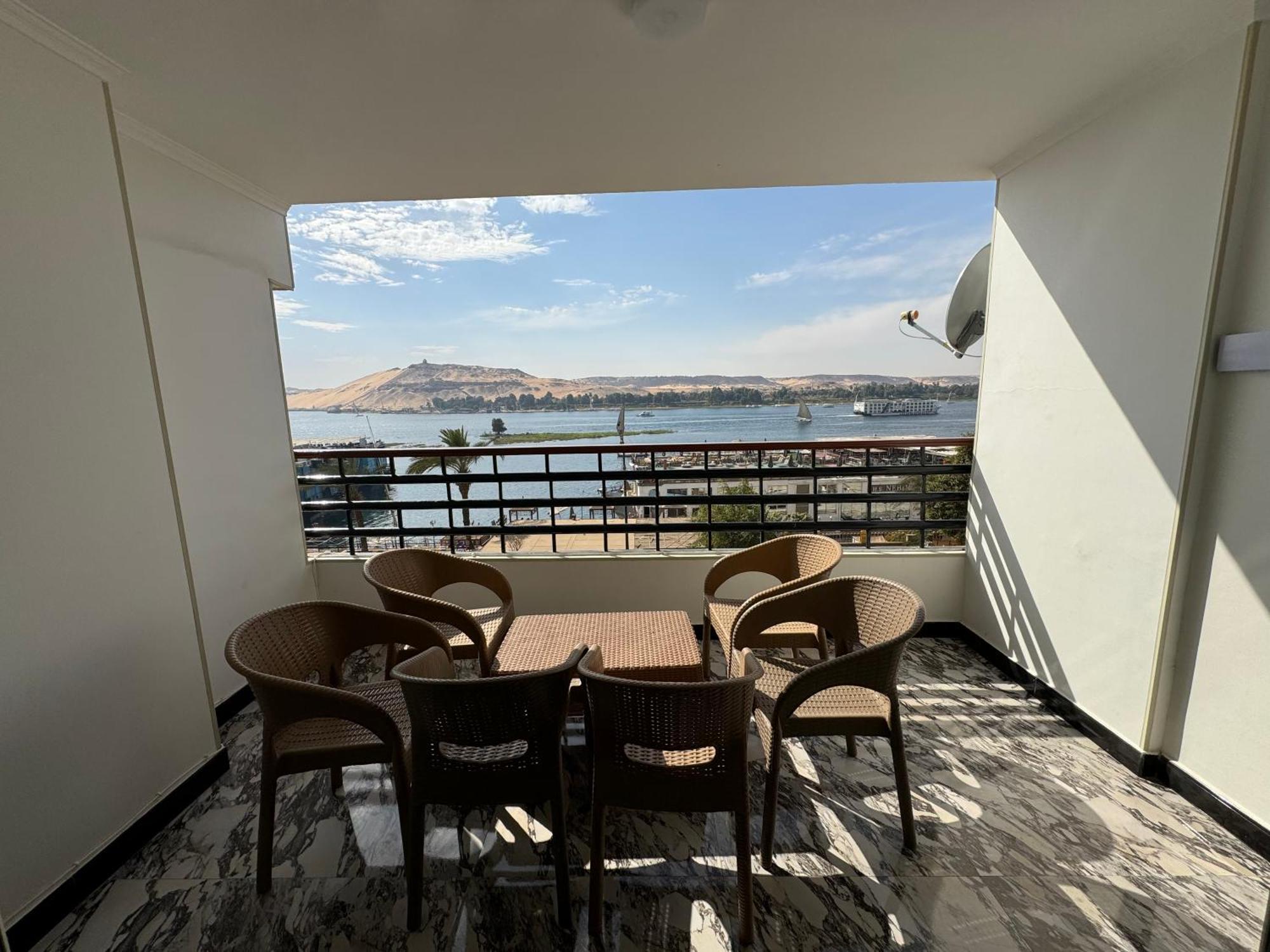 Apartment Relaxation, Fresh Air, And A Direct View Of The Nile *
